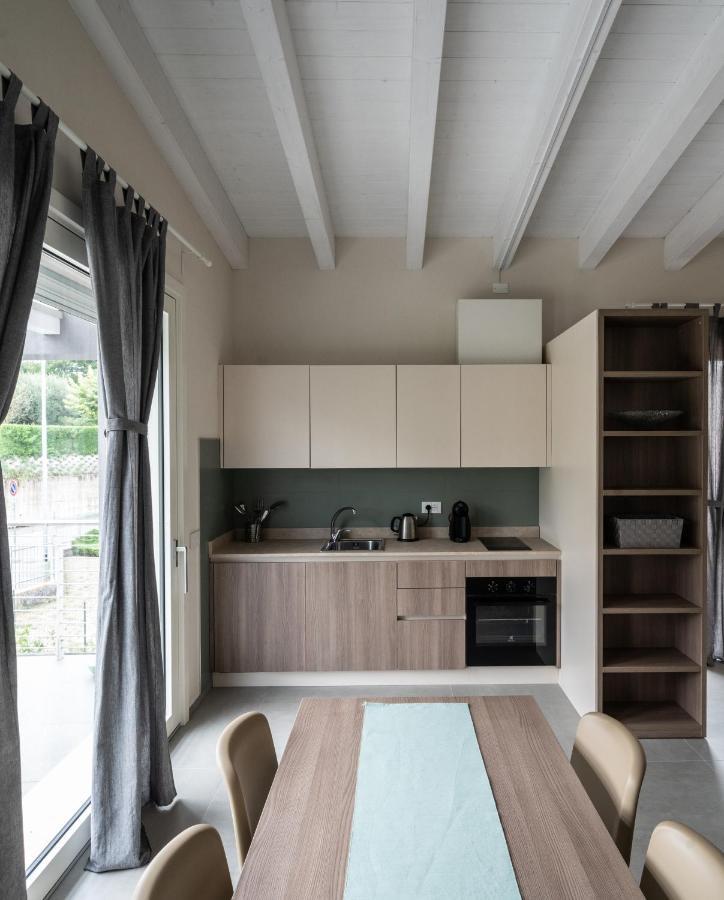 מלון דסנזאנו דל גארדה A Casa Di Sabina מראה חיצוני תמונה