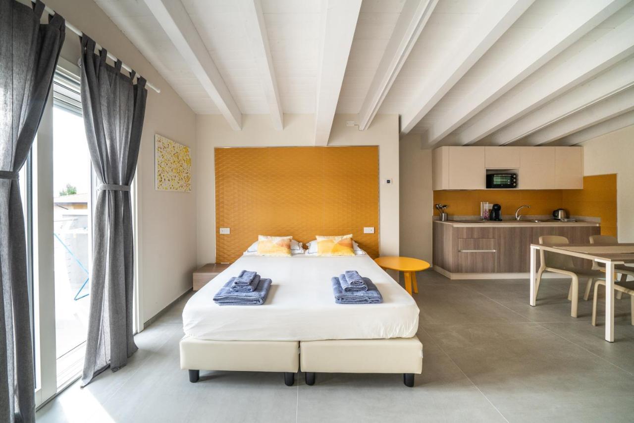 מלון דסנזאנו דל גארדה A Casa Di Sabina מראה חיצוני תמונה